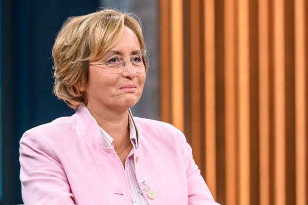 im Bild v.l.: Beatrix von Storch, stellvertretende AfD-Fraktionsvorsitzende, GER, Berlin, Studio, zu Gast bei - Caren Miosga, Polittalk, TV, Format, Das Erste, aus Berlin Adlershof - am Studio 20, Thema: Nach den Wahlen in Berlin und Mecklenburg-Vorpommern, 20.09.2026, Copyright: HMBxMedia UwexKoch