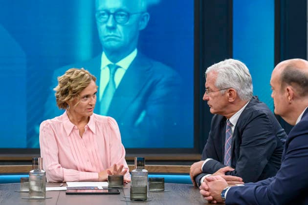 im Bild v.l.: Caren Miosga, Mathias Middelberg, Mitglied im CDU-Präsidium, GER, Berlin, Studio, zu Gast bei - Caren Miosga, Polittalk, TV, Format, Das Erste, aus Berlin Adlershof - am Studio 20, Thema: Nach den Wahlen in Berlin und Mecklenburg-Vorpommern, 20.09.2026, Copyright: HMBxMedia UwexKoch