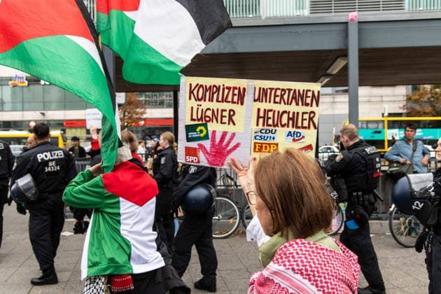 September 19, 2026, Berlin, Germany: BERLIN, GERMANY, SEPTEMBER 19, 2026: Pro-Palestinian demonstrators march through BerlinÃ¢â‚¬â ¢s SchoÂ¶neberg district during a protest in solidarity with Palestinians and against IsraelÃ¢â‚¬â ¢s military actions. Organizers and participants called for an end to the war and accused Israel of genocide and ethnic cleansing in the occupied Palestinian territories. Around 400 people took part in the demonstration, according to the photographer. Berlin Germany - ZUMAq101 20260919_zna_q101_346 Copyright: xAndro SxTrujillox