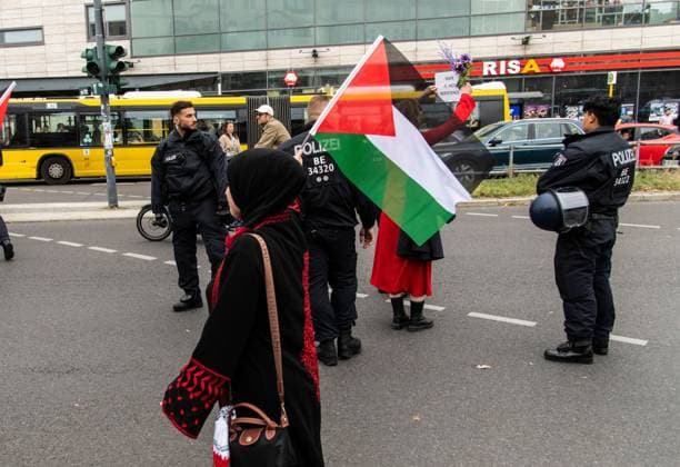 September 19, 2026, Berlin, Germany: BERLIN, GERMANY, SEPTEMBER 19, 2026: Pro-Palestinian demonstrators march through BerlinÃ¢â‚¬â ¢s SchoÂ¶neberg district during a protest in solidarity with Palestinians and against IsraelÃ¢â‚¬â ¢s military actions. Organizers and participants called for an end to the war and accused Israel of genocide and ethnic cleansing in the occupied Palestinian territories. Around 400 people took part in the demonstration, according to the photographer. Berlin Germany - ZUMAq101 20260919_zna_q101_354 Copyright: xAndro SxTrujillox
