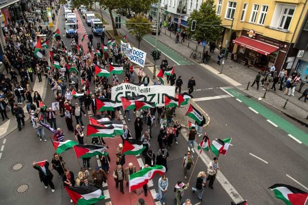 September 19, 2026, Berlin, Germany: BERLIN, GERMANY, SEPTEMBER 19, 2026: Pro-Palestinian demonstrators march through BerlinÃ¢â‚¬â ¢s SchoÂ¶neberg district during a protest in solidarity with Palestinians and against IsraelÃ¢â‚¬â ¢s military actions. Organizers and participants called for an end to the war and accused Israel of genocide and ethnic cleansing in the occupied Palestinian territories. Around 400 people took part in the demonstration, according to the photographer. Berlin Germany - ZUMAq101 20260919_zna_q101_345 Copyright: xAndro SxTrujillox