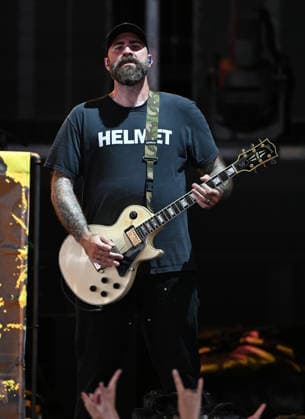 **FILE PHOTO** Chad Gilbert Has Passed Away. WEST PALM BEACH, FL - JULY 11: Chad Gilbert of New Found Glory performs during The SUPERCHARGED Worldwide in 25 Tour at The I Think Financial Amphitheatre on July 11, 2025 in West Palm Beach Florida. Copyright: xmpi04x xMediaPunchx
