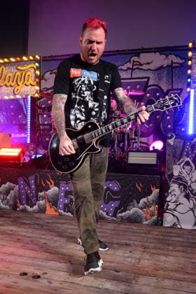 **FILE PHOTO** Chad Gilbert Has Passed Away. FORT LAUDERDALE FL - OCTOBER 15: New Found Glory performs at Backyard on October 15, 2021 in Fort Lauderdale, Florida. Copyright: xmpi04x