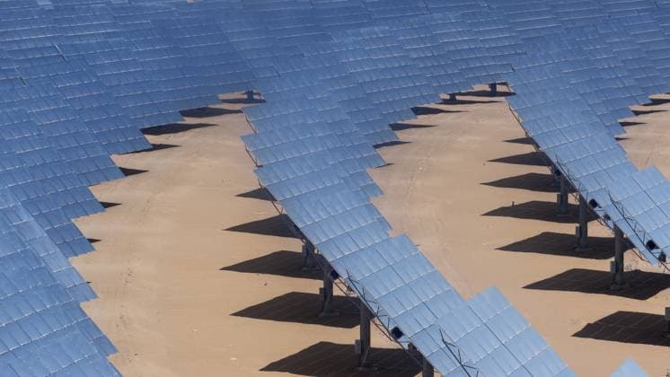 GOLMUD, CHINA - SEPTEMBER 19: A molten salt tower solar power plant generates energy on the Gobi Desert on September 19, 2026 in Golmud, Qinghai Province of China. The facility is part of renewable energy development in Haixi Mongol and Tibetan Autonomous Prefecture.  Copyright: xVCGx 111668318917