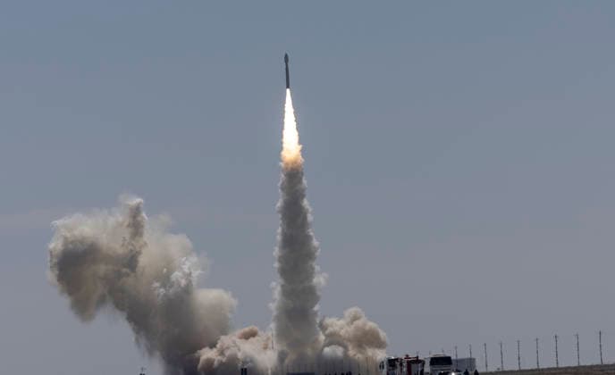 JIUQUAN, CHINA - SEPTEMBER 20: A Lijian-1 Y18 carrier rocket carrying nine satellites blasts off from the Dongfeng commercial space innovation pilot zone on September 20, 2026 in northwest China. The satellites were carried by a Lijian-1 Y18 carrier rocket and have entered their planned orbits.  Copyright: xVCGx 111668296300
