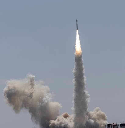 JIUQUAN, CHINA - SEPTEMBER 20: A Lijian-1 Y18 carrier rocket carrying nine satellites blasts off from the Dongfeng commercial space innovation pilot zone on September 20, 2026 in northwest China. The satellites were carried by a Lijian-1 Y18 carrier rocket and have entered their planned orbits.  Copyright: xVCGx 111668296301