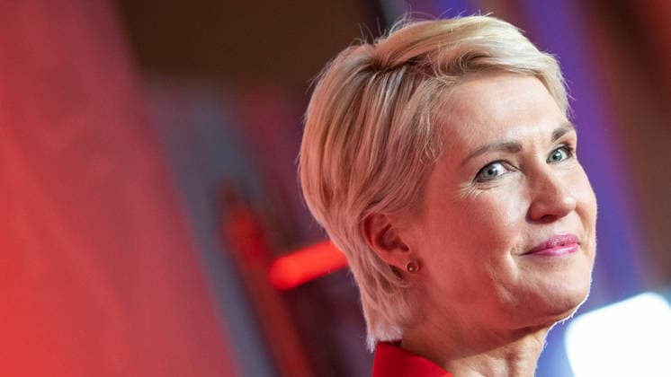 Ministerpräsidentin und SPD-Spitzenkandidatin Manuela Schwesig gegen 18:20 Uhr auf der SPD-Wahlparty in der Orangerie des Schweriner Schlosses;Wahlabend Landtagswahl 2026 Mecklenburg-Vorpommern, Schwerin Mecklenburg-Vorpommern Deutschland Schweriner Schloss und Umgebung