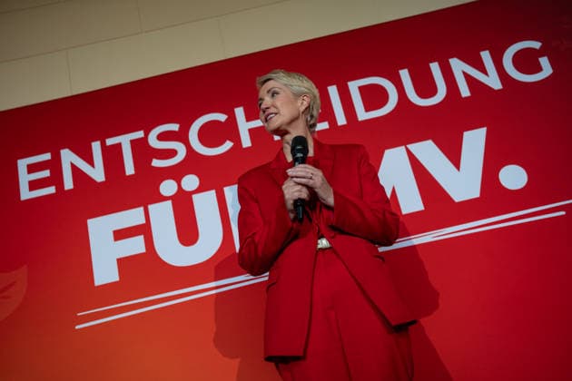 Ministerpräsidentin und SPD-Spitzenkandidatin Manuela Schwesig gegen 18:20 Uhr auf der SPD-Wahlparty in der Orangerie des Schweriner Schlosses;Wahlabend Landtagswahl 2026 Mecklenburg-Vorpommern, Schwerin Mecklenburg-Vorpommern Deutschland Schweriner Schloss und Umgebung