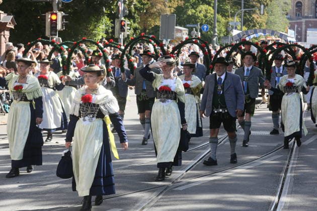 Traditional Trachten- und Schützenzug Munich September 20, 2026. People taking part in and enjoying the traditional Trachten- und Schützenzug, known in English as the costume and marksmen’s parade, which has taken place in Munich today. Munich September 20, 2026. People taking part in and enjoying the traditional Trachten- und Schützenzug, known in English as the costume and marksmen’s parade, which has taken place in Munich today. Famous worldwide as one of the largest cultural festivals, the Oktoberfest is a renowned expression of German and Bavarian culture. While the festival is often associated with beer tents, food and fairground attractions, the parade itself highlights a history of royal celebration, regional identity, traditional d Copyright: xLiamxClearyx xSOPAxImagesx RY6A6220.jpeg