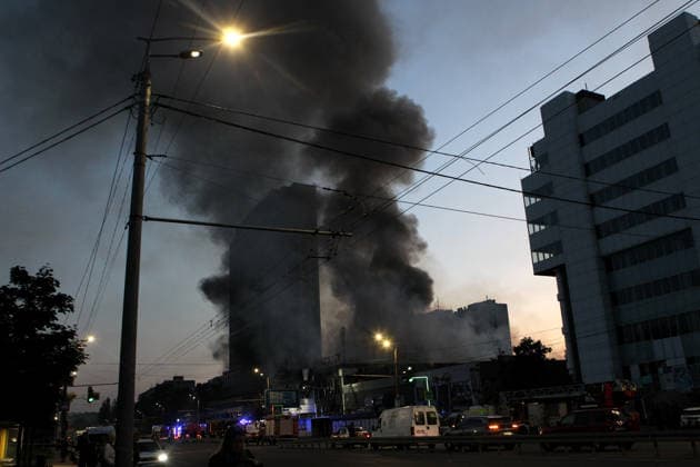Black smoke rises above a shopping mall damaged by a Russian attack in Dnipro, Ukraine, September 19, 2026. The strike caused a fire at the shopping centre. At least two people were injured. (Photo by Mykola Miakshykov Ukrinform) Russians strike shopping mall in Dnipro  Copyright: xMykolaxMiakshykovx