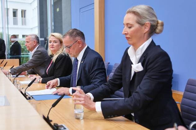 Berlin, Deutschland, 21.09.2026: Bundespressekonferenz: AfD - Auswirkungen der Landtagswahlen in Berlin und Mecklenburg-Vorpommern auf die Bundespolitik: Leif-Erik Holm, AfD-Kandidat für das Amt des Ministerpräsidenten in Mecklenburg-Vorpommern, Kristin Brinker, AfD-Spitzenkandidatin für Berlin und die AfD-Vorsitzenden Tino Chrupalla und Alice Weidel Copyright: xdtsxNachrichtenagenturx dts_135643