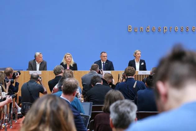Berlin, Deutschland, 21.09.2026: Bundespressekonferenz: AfD - Auswirkungen der Landtagswahlen in Berlin und Mecklenburg-Vorpommern auf die Bundespolitik: Leif-Erik Holm, AfD-Kandidat für das Amt des Ministerpräsidenten in Mecklenburg-Vorpommern, Kristin Brinker, AfD-Spitzenkandidatin für Berlin und die AfD-Vorsitzenden Tino Chrupalla und Alice Weidel Copyright: xdtsxNachrichtenagenturx dts_135648