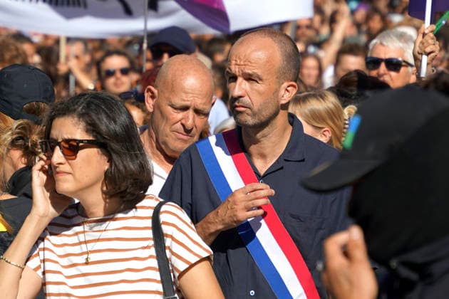 Manuel Bompard, nationaler Koordinator von LFI, Abgeordneter für die Bouches du Rhà ne 20260920cd424 20260920cd424 Demonstration in Marseille am 20. September 2026 Protest gegen den umstrittenen Gesetzesentwurf zur Vermutung der rechtmäßigen Selbstverteidigung für Sicherheitskräfte, von Kritikern als Lizenz zum Töten (Permis de tuer) bezeichnet. Protest, Kundgebung, Plakat, Banner, Menschenmenge, Aktivisten, Jugendliche, Gesetz, Selbstverteidigung, Polizeigewalt, Unmut, politisch, engagiert, kritisch, jung, urban, protestierend, alternativ, mutig, friedlich, kontrovers, demonstrieren, protestieren, fordern, kritisieren, Hamburg Hamburg Deutschland Germany Copyright: xAchimxDuwentästerx