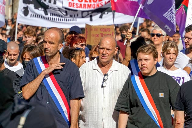 Manuel Bompard, nationaler Koordinator von LFI, Abgeordneter für die Bouches du Rhà ne und Louis Boyard für LFI in der Val-de-Marne 20260920cd425 20260920cd425 Demonstration in Marseille am 20. September 2026 Protest gegen den umstrittenen Gesetzesentwurf zur Vermutung der rechtmäßigen Selbstverteidigung für Sicherheitskräfte, von Kritikern als Lizenz zum Töten (Permis de tuer) bezeichnet. Protest, Kundgebung, Plakat, Banner, Menschenmenge, Aktivisten, Jugendliche, Gesetz, Selbstverteidigung, Polizeigewalt, Unmut, politisch, engagiert, kritisch, jung, urban, protestierend, alternativ, mutig, friedlich, kontrovers, demonstrieren, protestieren, fordern, kritisieren, Hamburg Hamburg Deutschland Germany Copyright: xAchimxDuwentästerx
