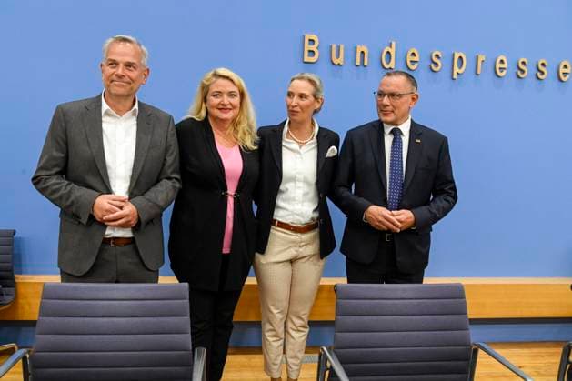 ABB BPK- Leif-Erik Holm, AfD-Mecklenburg-Vorpommern Kristin Brinker, AfD-Spitzenkandidatin in Berlin. Alice Weidel, Bundessprecherin der AfD und Co-Vorsitzende der AfD-Fraktion , Tino Chrupalla, Bundessprecher der AfD und Co-Vorsitzender der AfD-Fraktion Thema AfD - Auswirkungen der Landtagswahlen in Berlin und Mecklenburg-Vorpommern auf die Bundespolitik Statment auf der BPK Bundespressekonferenz am 21.09.2026 in Berlin Berlin Deutschland