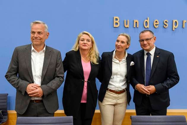 ABB BPK- Leif-Erik Holm, AfD-Mecklenburg-Vorpommern Kristin Brinker, AfD-Spitzenkandidatin in Berlin. Alice Weidel, Bundessprecherin der AfD und Co-Vorsitzende der AfD-Fraktion , Tino Chrupalla, Bundessprecher der AfD und Co-Vorsitzender der AfD-Fraktion Thema AfD - Auswirkungen der Landtagswahlen in Berlin und Mecklenburg-Vorpommern auf die Bundespolitik Statment auf der BPK Bundespressekonferenz am 21.09.2026 in Berlin Berlin Deutschland