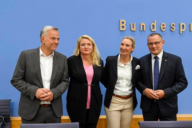 ABB BPK- Leif-Erik Holm, AfD-Mecklenburg-Vorpommern Kristin Brinker, AfD-Spitzenkandidatin in Berlin. Alice Weidel, Bundessprecherin der AfD und Co-Vorsitzende der AfD-Fraktion , Tino Chrupalla, Bundessprecher der AfD und Co-Vorsitzender der AfD-Fraktion Thema AfD - Auswirkungen der Landtagswahlen in Berlin und Mecklenburg-Vorpommern auf die Bundespolitik Statment auf der BPK Bundespressekonferenz am 21.09.2026 in Berlin Berlin Deutschland