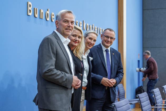Auswirkungen der Landtagswahlen in Berlin Alice Weidel, Bundessprecherin der AfD und Co-Vorsitzende der AfD-Fraktion im Deutschen Bundestag Tino Chrupalla, Bundessprecher der AfD und Co-Vorsitzender der AfD-Fraktion im Deutschen Bundestag Kristin Brinker, AfD-Spitzenkandidatin für Berlin Leif-Erik Holm, AfD- Kandidat für das Amt des Ministerpräsidenten in Mecklenburg-Vorpommern zum Thema Auswirkungen der Landtagswahlen in Berlin und Mecklenburg-Vorpommern auf die Bundespolitik am 21.09.2026 in Berlin. Berlin Berlin Deutschland Haus der Bundespressekonferenz