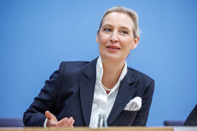 Auswirkungen der Landtagswahlen in Berlin Alice Weidel, Bundessprecherin der AfD und Co-Vorsitzende der AfD-Fraktion im Deutschen Bundestag Tino Chrupalla, Bundessprecher der AfD und Co-Vorsitzender der AfD-Fraktion im Deutschen Bundestag Kristin Brinker, AfD-Spitzenkandidatin für Berlin Leif-Erik Holm, AfD- Kandidat für das Amt des Ministerpräsidenten in Mecklenburg-Vorpommern zum Thema Auswirkungen der Landtagswahlen in Berlin und Mecklenburg-Vorpommern auf die Bundespolitik am 21.09.2026 in Berlin. Alice Weidel spricht zu den Anwesenden. Berlin Berlin Deutschland Haus der Bundespressekonferenz