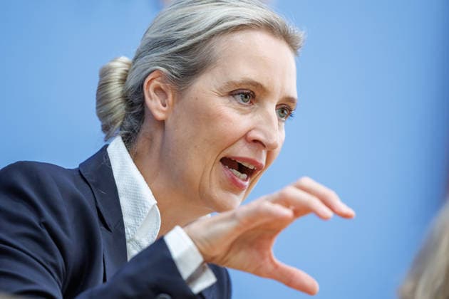 Auswirkungen der Landtagswahlen in Berlin Alice Weidel, Bundessprecherin der AfD und Co-Vorsitzende der AfD-Fraktion im Deutschen Bundestag Tino Chrupalla, Bundessprecher der AfD und Co-Vorsitzender der AfD-Fraktion im Deutschen Bundestag Kristin Brinker, AfD-Spitzenkandidatin für Berlin Leif-Erik Holm, AfD- Kandidat für das Amt des Ministerpräsidenten in Mecklenburg-Vorpommern zum Thema Auswirkungen der Landtagswahlen in Berlin und Mecklenburg-Vorpommern auf die Bundespolitik am 21.09.2026 in Berlin. Alice Weidel spricht zu den Anwesenden. Berlin Berlin Deutschland Haus der Bundespressekonferenz