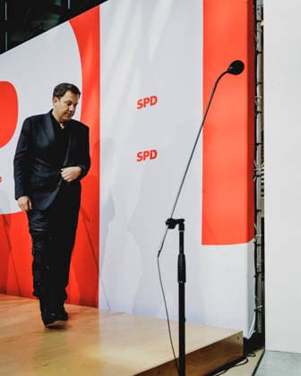 Lars Klingbeil, Bundesminister der Finanzen, aufgenommen im Rahmen einer Pressekonferenz als Reaktion auf die Landtagswahl in Mecklenburg-Vorpommern sowie die Berliner Abgeordnetenhauswahl in Berlin, 21.09.2026. Waehrend Die Linke die Wahl in Berlin mit 25,7% vor der CDU gewonnen hat, siegte in Mecklenburg-Vorpommern die AfD mit 38,2% vor der SPD. Erstmals nicht ueber die 5%-Huerde geschafft hat es die CDU in Mecklenburg-Vorpommern. Berlin Deutschland Copyright: xFlorianxGaertnerx