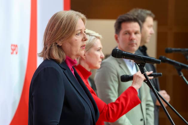 Bärbel Bas, Manuela Schwesig, Steffen Krach und Lars Klingbeil bei der Pressekonferenz nach den Landtagswahlen in Berlin und Mecklenburg Vorpommern im Willy Brandt Haus am 21.09.26 SPD-Spitze zur PK nach Landtagswahlen in Berlin