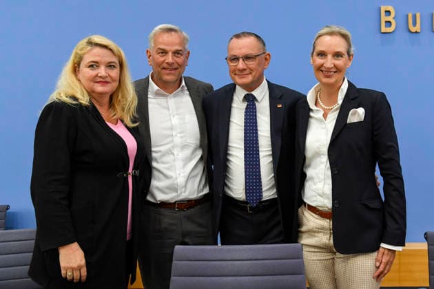 ABB BPK- Leif-Erik Holm, AfD-Mecklenburg-Vorpommern Kristin Brinker, AfD-Spitzenkandidatin in Berlin. Alice Weidel, Bundessprecherin der AfD und Co-Vorsitzende der AfD-Fraktion , Tino Chrupalla, Bundessprecher der AfD und Co-Vorsitzender der AfD-Fraktion Thema AfD - Auswirkungen der Landtagswahlen in Berlin und Mecklenburg-Vorpommern auf die Bundespolitik Statment auf der BPK Bundespressekonferenz am 21.09.2026 in Berlin Berlin Deutschland