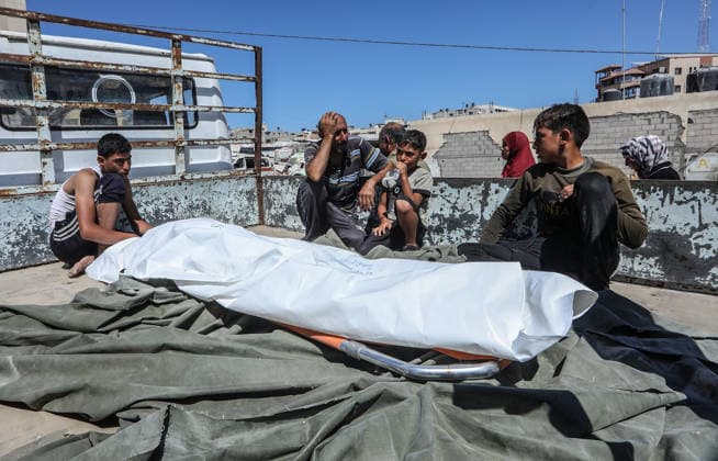 2 killed and 11 injured as Israeli strikes hit encampments in southern Gaza KHAN YUNIS, GAZA, PALESTINE - SEPTEMBER 21: (EDITOR S NOTE: Image depicts death) Relatives mourn during the funeral for Palestinian child Ismail Bardawil outside Nasser Hospital in Khan Yunis, Gaza, Palestine on September 21, 2026. Bardawil was killed after Israeli forces opened fire on encampments housing displaced families in the Al-Mawasi area near Rafah. Medical officials reported that early morning Israeli attacks targeting civilians and tent shelters across the enclave left two people dead, a woman and a child, and 11 others wounded, raising further concerns over ongoing ceasefire breaches. Abed Rahim Khatib Anadolu Khan Yunis Gaza. Editorial use only. Pleas  Copyright: x2026xAnadoluxAbedxRahimxKhatibx