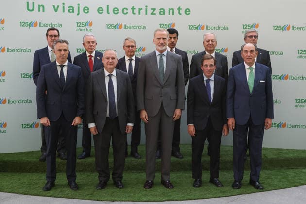 The King Opens the Exhibition Marking Iberdrola’s 125th Anniversary in Madrid King Felipe VI, the mayor of Madrid, José Luis Martínez Almeida, the Minister of Industry and Tourism, Jordi Hereu, and Iberdrola President Ignacio Galán, during the opening of an exhibition marking Iberdrola’s 125th anniversary at the Galería de Cristal in the Palacio de Cibeles on September 21, 2026, in Madrid, Spain. The exhibition, titled An Electrifying Journey: Iberdrola’s Immersive Experience, traces the evolution of electrical technology from its origins and offers a glimpse into the future through an immersive and interactive experience that combines innovation and education. SEPTEMBER 21, 2026 Alejandro Martínez Vé Spain  Copyright: xAlejandroxMartinezxVÃ lezx 7789684