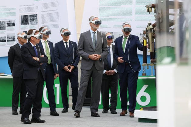 The King Opens the Exhibition Marking Iberdrola’s 125th Anniversary in Madrid King Felipe VI, the mayor of Madrid, José Luis Martínez Almeida, the Minister of Industry and Tourism, Jordi Hereu, and Iberdrola President Ignacio Galán, during the opening of an exhibition marking Iberdrola’s 125th anniversary at the Galería de Cristal in the Palacio de Cibeles on September 21, 2026, in Madrid, Spain. The exhibition, titled An Electrifying Journey: Iberdrola’s Immersive Experience, traces the evolution of electrical technology from its origins and offers a glimpse into the future through an immersive and interactive experience that combines innovation and education. SEPTEMBER 21, 2026 Alejandro Martínez Vé Spain  Copyright: xAlejandroxMartinezxVÃ lezx 7789685