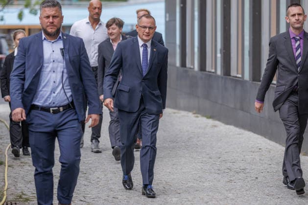 Auswirkungen der Landtagswahlen in Berlin Alice Weidel, Bundessprecherin der AfD und Co-Vorsitzende der AfD-Fraktion im Deutschen Bundestag Tino Chrupalla, Bundessprecher der AfD und Co-Vorsitzender der AfD-Fraktion im Deutschen Bundestag Kristin Brinker, AfD-Spitzenkandidatin für Berlin Leif-Erik Holm, AfD- Kandidat für das Amt des Ministerpräsidenten in Mecklenburg-Vorpommern zum Thema Auswirkungen der Landtagswahlen in Berlin und Mecklenburg-Vorpommern auf die Bundespolitik am 21.09.2026 in Berlin. Kristin Brinker spricht zu den Anwesenden. Berlin Berlin Deutschland Haus der Bundespressekonferenz
