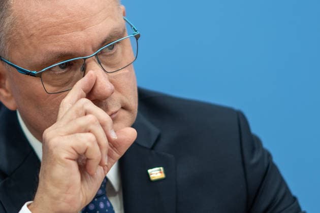 Tino Chrupalla, Bundesvorsitzender AfD, während der Bundespressekonferenz;Bundespressekonferenz in Berlin - Wahlnachlese nach den Landtagswahlen in Mecklenburg-Vorpommern und Berlin, Berlin Berlin Deutschland Haus der Bundespressekonferenz