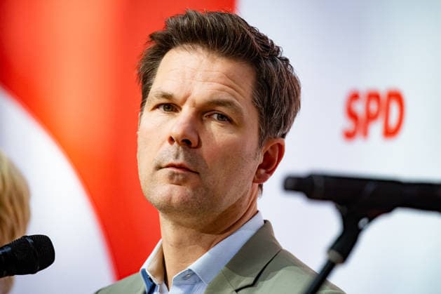 Spitzenkandidaten der SPD in Berlin Steffen Krach bei einer Pressekonferenz im Willy-Brandt-Haus in Berlin am 21. September 2026. Reaktionen auf den Landtagswahlen in Mecklenburg-Vorpommern und Berlin