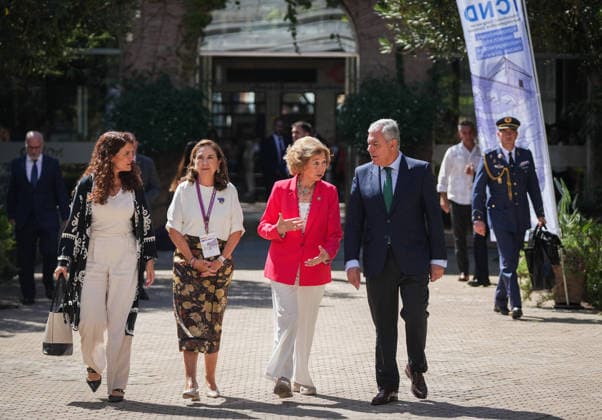 Queen Sofía presides over the opening ceremony of the International Congress on Neurodegenerative Diseases in Seville. Queen Sofía (2nd from left), accompanied by the mayor of Seville, José Luis Sanz, upon her arrival to preside over the opening of the International Congress on Neurodegenerative Diseases September 21, 2026, in Seville, Andalusia, Spain September 21, 2026 María José Ló Seville, Andalusia, Spain Seville, Andalusia, Spain Spain Copyright: xMariaxJosà xLopezx 7789865