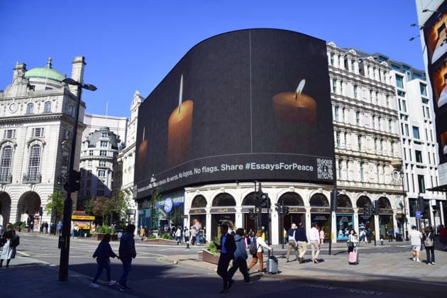 September 21, 2026, London, England, United Kingdom: The Piccadilly Lights screen in Piccadilly Circus displays candles and a message from the global movement Essays for Peace , marking the International Day of Peace. London United Kingdom - ZUMAv130 20260921_zip_v130_007 Copyright: xVukxValcicx