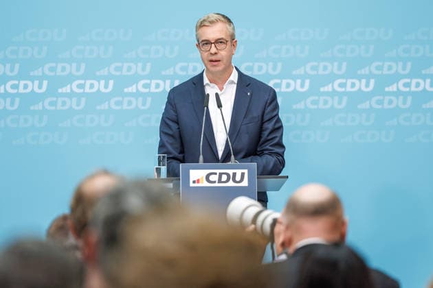 Pressekonferenz mit dem Parteivorsitzenden der CDU Deutschlands und Bundeskanzler Friedrich Merz MdB, dem Landes- und Fraktionsvorsitzenden der CDU Mecklenburg-Vorpommern, Daniel Peters MdL und dem CDU-Spitzenkandidaten für Berlin, Stefan Evers Pressekonferenz mit dem Parteivorsitzenden der CDU Deutschlands und Bundeskanzler Friedrich Merz MdB, dem Landes- und Fraktionsvorsitzenden der CDU Mecklenburg-Vorpommern, Daniel Peters MdL und dem CDU-Spitzenkandidaten für Berlin, Stefan Evers 21.09.2026 in Berlin. Berlin Berlin Deutschland CDU-Bundesgeschäftsstelle (Konrad-Adenauer-Haus)