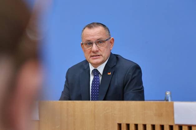 Berlin, Deutschland, 21.09.2026: Bundespressekonferenz: AfD - Auswirkungen der Landtagswahlen in Berlin und Mecklenburg-Vorpommern auf die Bundespolitik: AfD-Vorsitzender Tino Chrupalla Copyright: xdtsxNachrichtenagenturx dts_135710