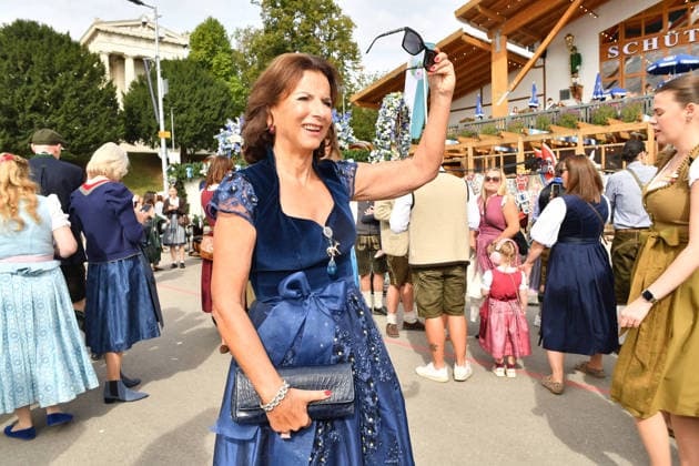 Claudia Oberst Wiesn 2026 SixtWiesn 3. Tag Theresienwiese Festzelt Schützenfesthalle Oktoberfest München 21. Sept. 2026
