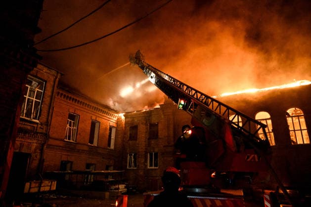 Historic Building of Zaporizhzhia National University Struck by Russian Army - Ukraine A rescuer uses an aerial work platform to extinguish a fire at Academic Building No. 3 of Zaporizhzhia National University, caused by an overnight Russian drone attack in the Oleksandrivskyi district of Zaporizhzhia, Ukraine, September 21, 2026. The building, a cultural heritage site and architectural monument of local significance, was formerly the Oleksandrivsk Girls? Gymnasium, built in 1902. A significant portion of the historic structure burned down in the attack. Buildings No. 4 and No. 5 also sustained damage, with windows shattered. The Russian strike additionally destroyed a shopping centre and damaged multi-storey residential blocks. Six people  Copyright: xSmoliyenkoxDmytro Ukrinform ABACAx