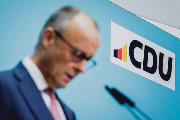 Friedrich Merz (CDU), Bundeskanzler, aufgenommen im Rahmen einer Pressekonferenz als Reaktion auf die Landtagswahl in Mecklenburg-Vorpommern sowie die Berliner Abgeordnetenhauswahl in Berlin, 21.09.2026. Waehrend Die Linke die Wahl in Berlin mit 25,7% vor der CDU gewonnen hat, siegte in Mecklenburg-Vorpommern die AfD mit 38,2% vor der SPD. Erstmals nicht ueber die 5%-Huerde geschafft hat es die CDU in Mecklenburg-Vorpommern. Berlin Deutschland Copyright: xFlorianxGaertnerx