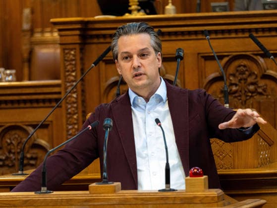 2026-09-21-Wiener Gemeinderat-049 Abgeordneter zum Wiener Landtag und Gemeinderat Landesparteiobmann Dominik Nepp (FPÖ) am 21. September 2026 beim Wiener Gemeinderat der 17ten Sitzung auf Verlangen FPÖ im Rathaus in Wien, Wien, Österreich.