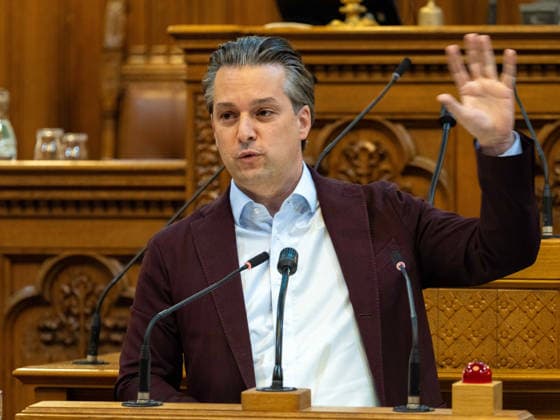 2026-09-21-Wiener Gemeinderat-050 Abgeordneter zum Wiener Landtag und Gemeinderat Landesparteiobmann Dominik Nepp (FPÖ) am 21. September 2026 beim Wiener Gemeinderat der 17ten Sitzung auf Verlangen FPÖ im Rathaus in Wien, Wien, Österreich.