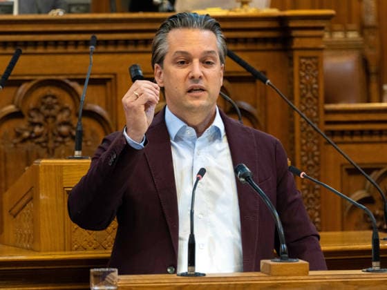 2026-09-21-Wiener Gemeinderat-051 Abgeordneter zum Wiener Landtag und Gemeinderat Landesparteiobmann Dominik Nepp (FPÖ) am 21. September 2026 beim Wiener Gemeinderat der 17ten Sitzung auf Verlangen FPÖ im Rathaus in Wien, Wien, Österreich.