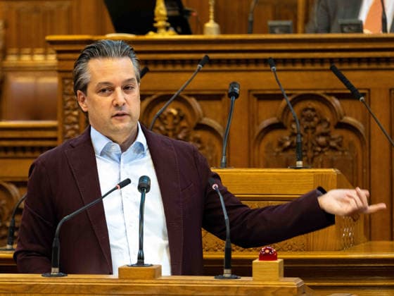 2026-09-21-Wiener Gemeinderat-053 Abgeordneter zum Wiener Landtag und Gemeinderat Landesparteiobmann Dominik Nepp (FPÖ) am 21. September 2026 beim Wiener Gemeinderat der 17ten Sitzung auf Verlangen FPÖ im Rathaus in Wien, Wien, Österreich.