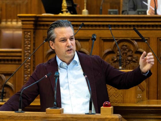 2026-09-21-Wiener Gemeinderat-054 Abgeordneter zum Wiener Landtag und Gemeinderat Landesparteiobmann Dominik Nepp (FPÖ) am 21. September 2026 beim Wiener Gemeinderat der 17ten Sitzung auf Verlangen FPÖ im Rathaus in Wien, Wien, Österreich.