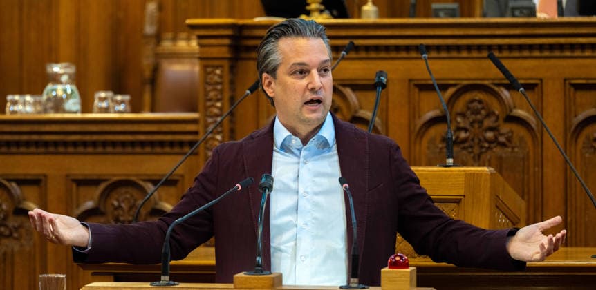 2026-09-21-Wiener Gemeinderat-059 Abgeordneter zum Wiener Landtag und Gemeinderat Landesparteiobmann Dominik Nepp (FPÖ) am 21. September 2026 beim Wiener Gemeinderat der 17ten Sitzung auf Verlangen FPÖ im Rathaus in Wien, Wien, Österreich.