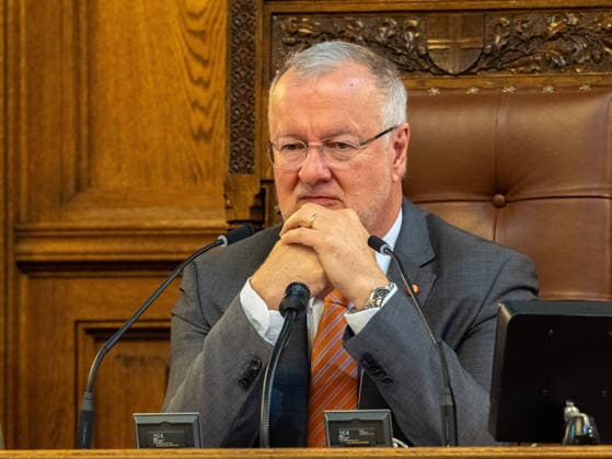 2026-09-21-Wiener Gemeinderat-062 Abgeordneter zum Wiener Landtag und Gemeinderat Reindl Thomas (SPÖ) am 21. September 2026 beim Wiener Gemeinderat der 17ten Sitzung auf Verlangen FPÖ im Rathaus in Wien, Wien, Österreich.