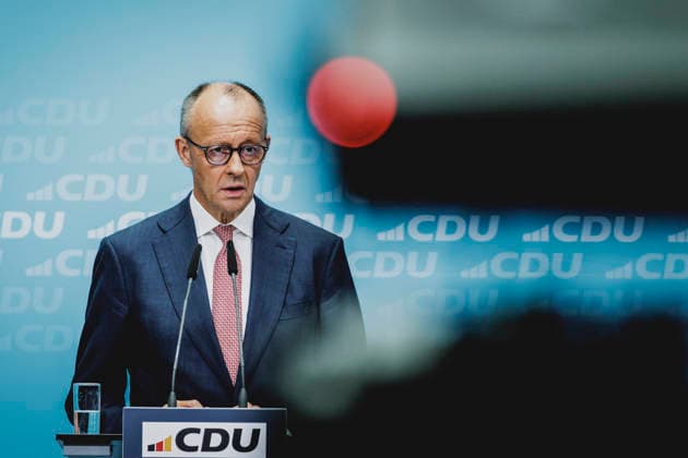 Friedrich Merz (CDU), Bundeskanzler, aufgenommen im Rahmen einer Pressekonferenz als Reaktion auf die Landtagswahl in Mecklenburg-Vorpommern sowie die Berliner Abgeordnetenhauswahl in Berlin, 21.09.2026. Waehrend Die Linke die Wahl in Berlin mit 25,7% vor der CDU gewonnen hat, siegte in Mecklenburg-Vorpommern die AfD mit 38,2% vor der SPD. Erstmals nicht ueber die 5%-Huerde geschafft hat es die CDU in Mecklenburg-Vorpommern. Berlin Deutschland Copyright: xFlorianxGaertnerx