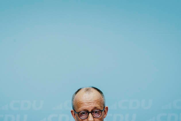 Friedrich Merz (CDU), Bundeskanzler, aufgenommen im Rahmen einer Pressekonferenz als Reaktion auf die Landtagswahl in Mecklenburg-Vorpommern sowie die Berliner Abgeordnetenhauswahl in Berlin, 21.09.2026. Waehrend Die Linke die Wahl in Berlin mit 25,7% vor der CDU gewonnen hat, siegte in Mecklenburg-Vorpommern die AfD mit 38,2% vor der SPD. Erstmals nicht ueber die 5%-Huerde geschafft hat es die CDU in Mecklenburg-Vorpommern. Berlin Deutschland Copyright: xFlorianxGaertnerx