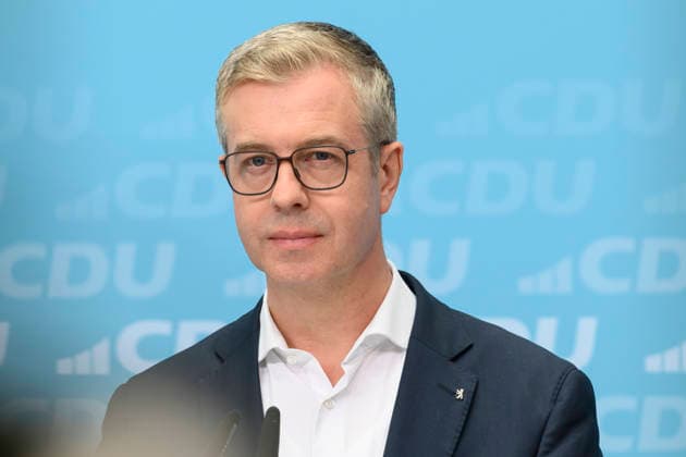 im Bild v.l.: CDU-Spitzenkandidaten für Berlin, Stefan Evers, GER, Berlin, Pressekonferenz mit dem Parteivorsitzenden der CDU Deutschlands und Bundeskanzler Friedrich Merz MdB, Pressekonferenz nach den Wahlen in Berlin und Mecklenburg Vorpommern - MV, 21.09.2026, Copyright: HMBxMedia UwexKoch